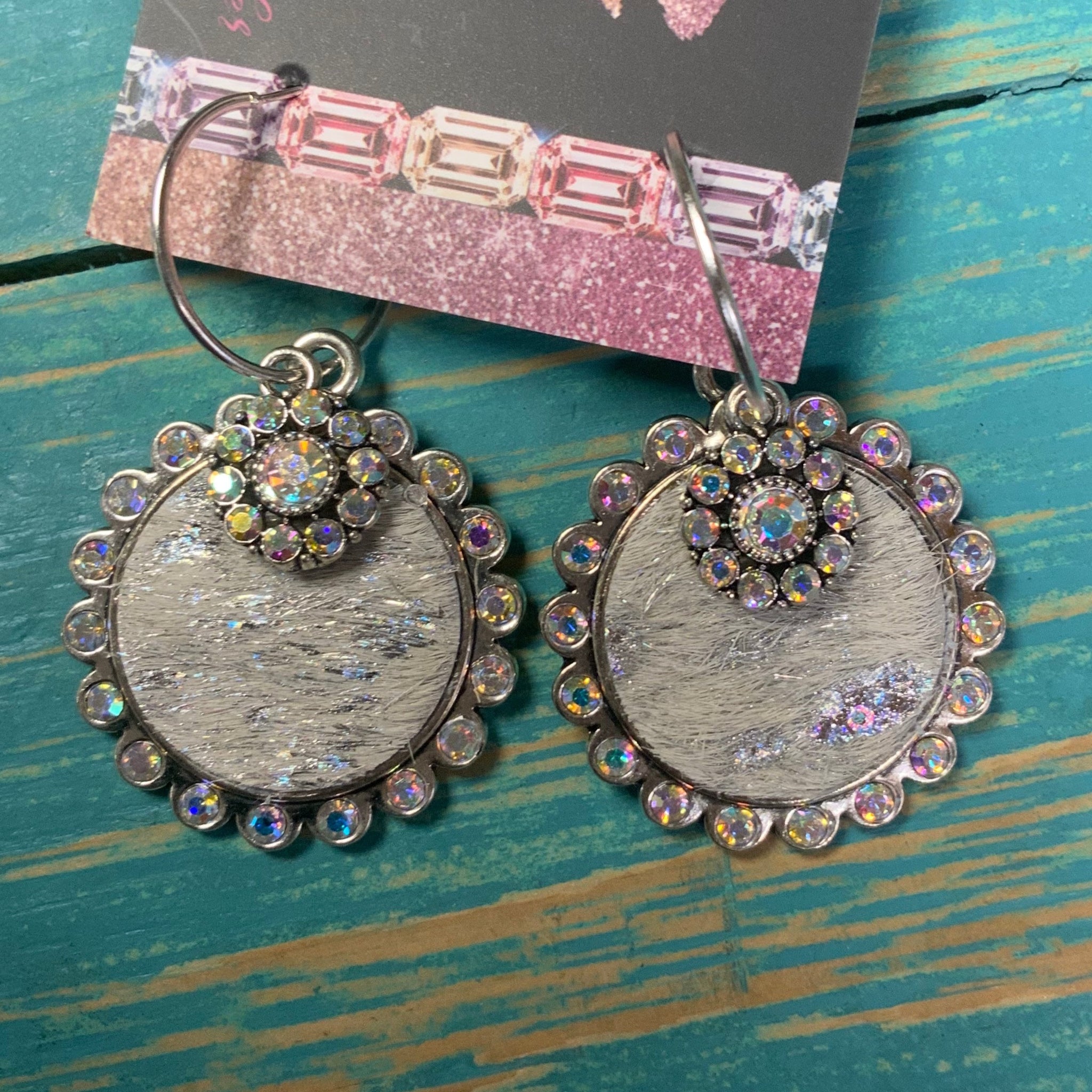Round dangle metal under the sea leather earrings